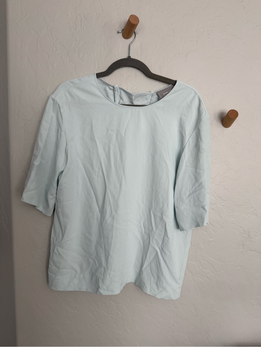 Everlane Pale Blue Crewneck Tee - Picture 2 of 10